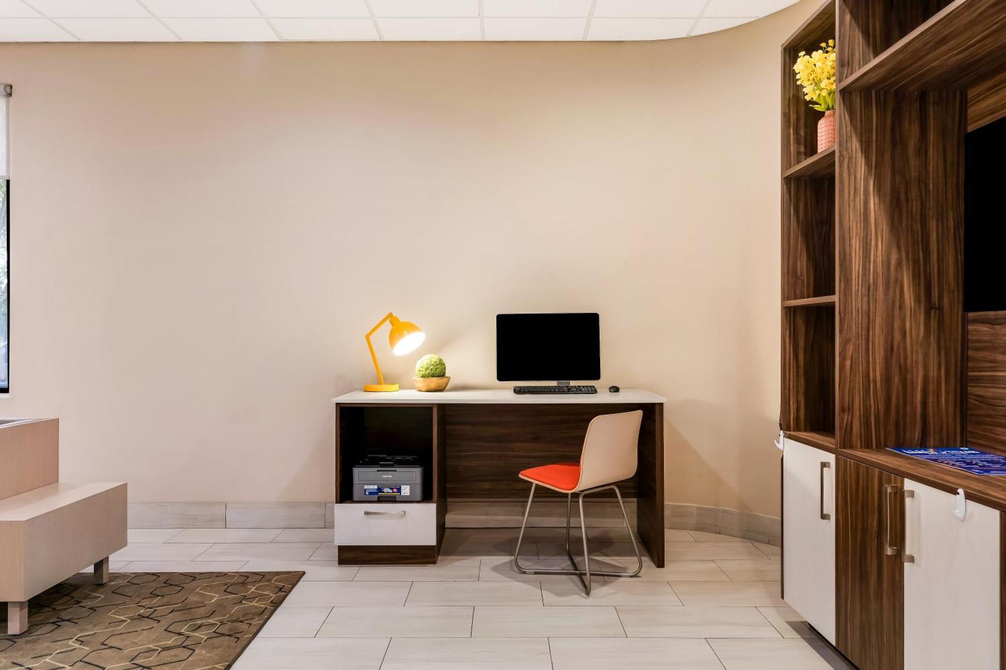 Holiday Inn - Brownsville By Ihg Bagian luar foto